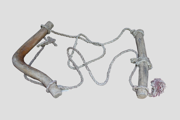 藏品-传统农具-耕地整地工具-牛轭、耕盘